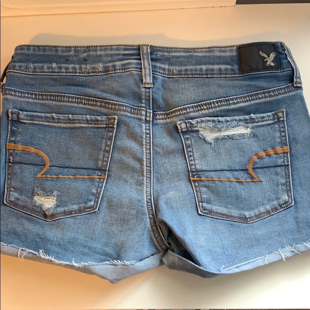 Women’s American eagle jean shorts! - Picture 2 of 2